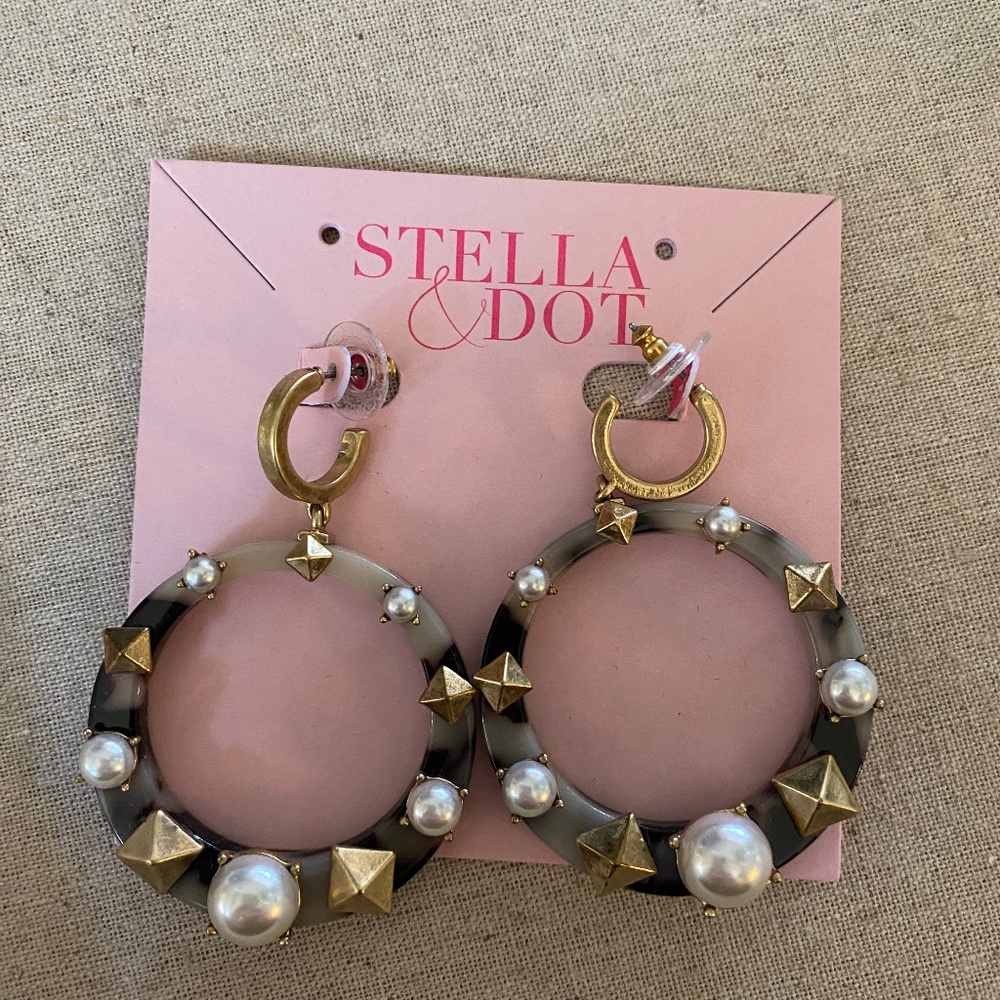 Stella & Dot Tortoise and Pearl Earrings